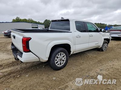 Trzecie zdjęcie samochodu z tyłu: 2025 TOYOTA TACOMA SR5 VIN:3TMKB5FN9SM044727 - miniatura