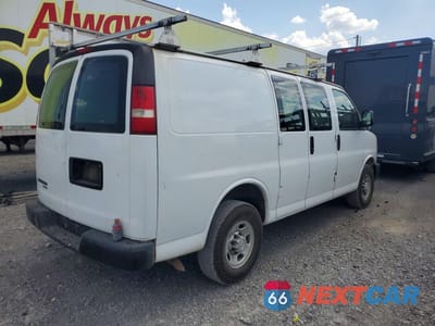 Trzecie zdjęcie samochodu z tyłu: 2016 CHEVROLET EXPRESS 2500 CARGO DELIVERY VAN VIN:1GCWGAFF2G1162126 - miniatura
