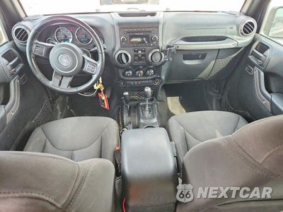 Zdjęcie 8 z 12 samochodu: 2018 JEEP WRANGLER UNLIMITED SPORT VIN:1C4BJWDG1JL882344 - miniatura