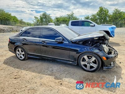 Czwarte zdjęcie samochodu z boku: 2011 MERCEDES-BENZ C 300 4MATIC VIN:WDDGF8BB6BR150659 - miniatura