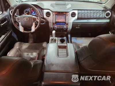 Zdjęcie 8 z 12 samochodu: 2014 TOYOTA TUNDRA CREWMAX PLATINUM VIN:5TFAY5F17EX326371 - miniatura