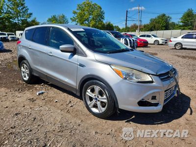 Czwarte zdjęcie samochodu z boku: 2015 FORD ESCAPE SE VIN:1FMCU0G71FUB78534 - miniatura