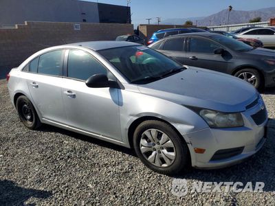 Czwarte zdjęcie samochodu z boku: 2013 CHEVROLET CRUZE LS VIN:1G1PA5SG0D7261900 - miniatura