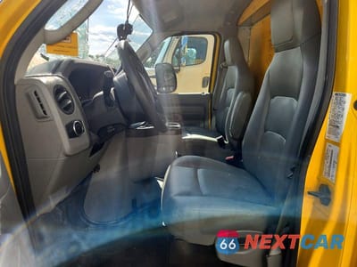 Zdjęcie 7 z 13 samochodu: 2024 FORD E350 BOX TRUCK VIN:1FDWE3FN2RDD09471 - miniatura