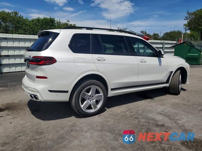 Trzecie zdjęcie samochodu z tyłu: 2025 BMW X7 ALPINA XB7 VIN:5UX43EM08S9W69548 - miniatura