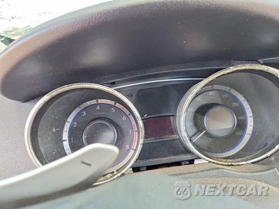 Zdjęcie 9 z 13 samochodu: 2011 HYUNDAI SONATA LIMITED 2.0T VIN:5NPEC4ABXBH204783 - miniatura