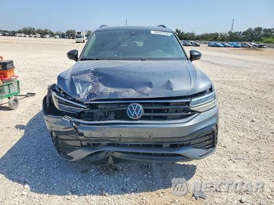 Piąte zdjęcie samochodu w środku: 2022 VOLKSWAGEN TIGUAN SE R-LINE BLACK VIN:3VVCB7AX0NM078358 - miniatura