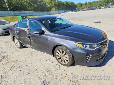 Czwarte zdjęcie samochodu z boku: 2018 KIA OPTIMA S VIN:5XXGT4L33JG220736 - miniatura
