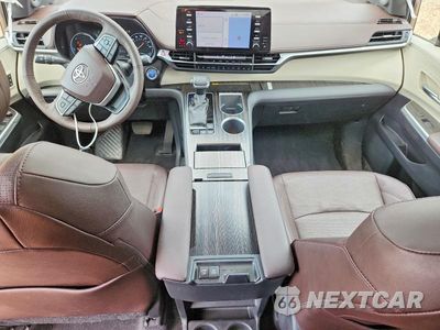 Zdjęcie 8 z 13 samochodu: 2023 TOYOTA SIENNA PLATINUM 7-PASSENGER VIN:5TDERKEC3PS179894 - miniatura