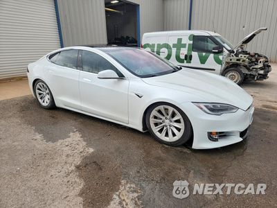 Czwarte zdjęcie samochodu z boku: 2017 TESLA MODEL S VIN:5YJSA1E11HF225960 - miniatura
