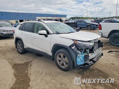 Czwarte zdjęcie samochodu z boku: 2025 TOYOTA RAV4 LE VIN:JTMMWRFV0SD319658 - miniatura