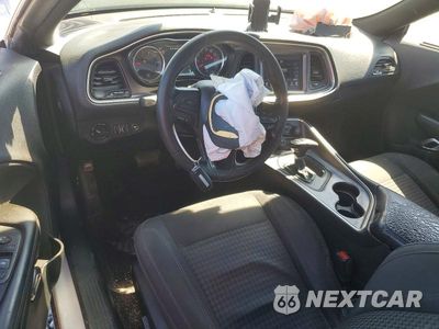 Zdjęcie 8 z 12 samochodu: 2018 DODGE CHALLENGER SXT VIN:2C3CDZAG5JH172012 - miniatura