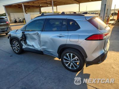 Drugie zdjęcie samochodu z przodu: 2025 TOYOTA COROLLA CROSS XLE VIN:7MUDAABG4SV136023 - miniatura