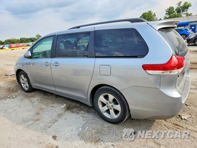 Drugie zdjęcie samochodu z przodu: 2013 TOYOTA SIENNA LE VIN:5TDKK3DC7DS337857 - miniatura