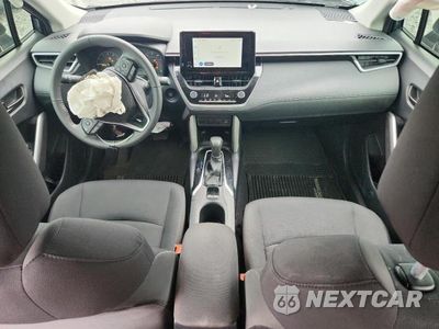 Zdjęcie 8 z 13 samochodu: 2024 TOYOTA COROLLA CROSS LE VIN:7MUCAAAG0RV100983 - miniatura