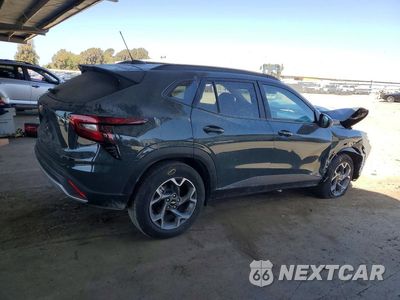Trzecie zdjęcie samochodu z tyłu: 2025 CHEVROLET TRAX 1LT VIN:KL77LHEP9SC124423 - miniatura