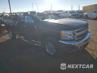 Czwarte zdjęcie samochodu z boku: 2013 CHEVROLET SILVERADO K1500 LT VIN:3GCPKSE71DG334792 - miniatura