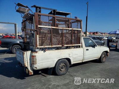 Trzecie zdjęcie samochodu z tyłu: 1992 TOYOTA PICKUP DELUXE VIN:JT4VN82N7N5004670 - miniatura