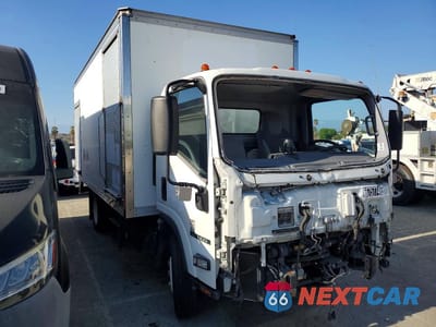 Czwarte zdjęcie samochodu z boku: 2020 ISUZU NRR BOX TRUCK VIN:JALE5W163L7302552 - miniatura