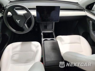 Zdjęcie 8 z 13 samochodu: 2023 TESLA MODEL Y VIN:7SAYGAEE3PF840670 - miniatura