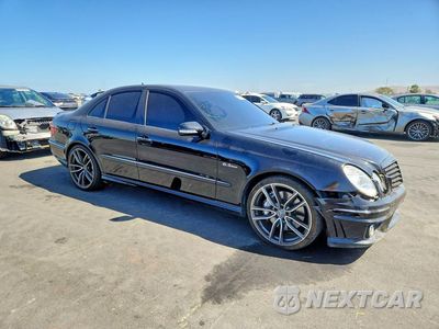 Czwarte zdjęcie samochodu z boku: 2007 MERCEDES-BENZ E 63 AMG VIN:WDBUF77X67B018219 - miniatura