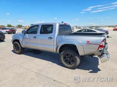 Drugie zdjęcie samochodu z przodu: 2015 TOYOTA TACOMA V6 VIN:5TFLU4EN1FX139440 - miniatura