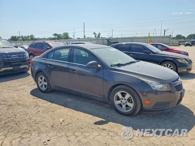 Czwarte zdjęcie samochodu z boku: 2014 CHEVROLET CRUZE LT VIN:1G1PC5SB9E7441831 - miniatura