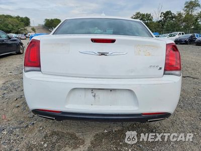 Zdjęcie 6 z 13 samochodu: 2019 CHRYSLER 300 S VIN:2C3CCABG0KH536034 - miniatura
