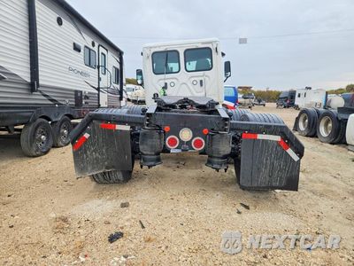 Zdjęcie 6 z 13 samochodu: 2019 FREIGHTLINER CASCADIA 113 SEMI TRUCK VIN:1FUGGBDV0KLKK2236 - miniatura