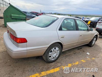 Trzecie zdjęcie samochodu z tyłu: 2001 TOYOTA CAMRY LE VIN:4T1BG28K21U038048 - miniatura