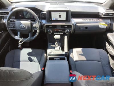 Zdjęcie 8 z 13 samochodu: 2025 TOYOTA TACOMA SR5 VIN:3TMKB5FNXSM031114 - miniatura