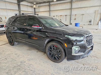Czwarte zdjęcie samochodu z boku: 2023 CHEVROLET TRAVERSE PREMIER VIN:1GNEVKKW8PJ326130 - miniatura