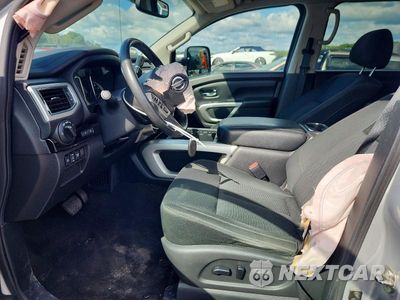 Zdjęcie 7 z 12 samochodu: 2017 NISSAN TITAN SV VIN:1N6AA1E57HN510028 - miniatura