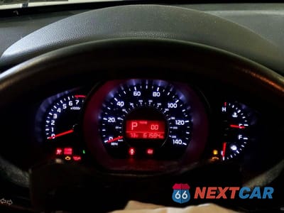 Zdjęcie 9 z 14 samochodu: 2016 KIA SOUL + VIN:KNDJP3A5XG7870951 - miniatura