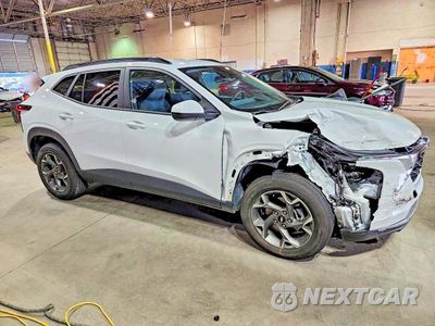 Czwarte zdjęcie samochodu z boku: 2026 CHEVROLET TRAX 1LT VIN:KL77LHEP4TC162482 - miniatura