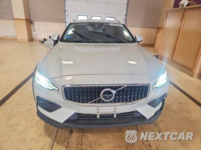 Piąte zdjęcie samochodu w środku: 2020 VOLVO V60 CROSS COUNTRY T5 MOMENTUM VIN:YV4102WK7L1032447 - miniatura
