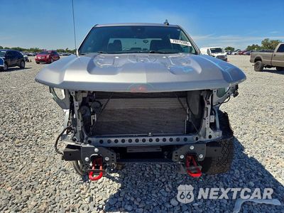 Piąte zdjęcie samochodu w środku: 2025 CHEVROLET SILVERADO K1500 TRAIL BOSS CUSTOM VIN:3GCUKCED7SG279227 - miniatura