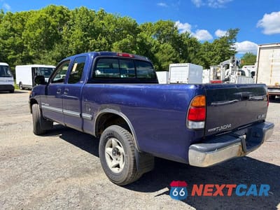 Trzecie zdjęcie samochodu z tyłu: 2000 TOYOTA TUNDRA SR5 VIN:5TBBT4410YS034872 - miniatura