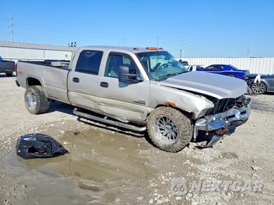 Czwarte zdjęcie samochodu z boku: 2006 CHEVROLET SILVERADO K2500 HEAVY DUTY VIN:1GCHK23DX6F224423 - miniatura
