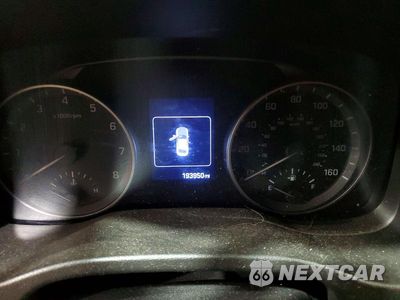 Zdjęcie 9 z 12 samochodu: 2017 HYUNDAI ELANTRA VALUE EDITION VIN:5NPD84LF1HH176104 - miniatura