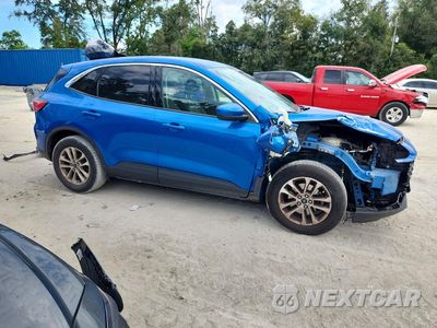 Czwarte zdjęcie samochodu z boku: 2020 FORD ESCAPE SE VIN:1FMCU0G68LUB12999 - miniatura