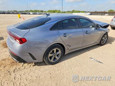 Trzecie zdjęcie samochodu z tyłu: 2022 KIA K5 LXS VIN:5XXG14J27NG084746 - miniatura