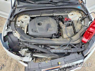 Zdjęcie 12 z 14 samochodu: 2019 VOLVO XC60 T5 MOMENTUM VIN:LYV102DK5KB177550 - miniatura