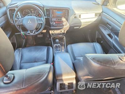 Zdjęcie 8 z 13 samochodu: 2019 MITSUBISHI OUTLANDER SE VIN:JA4AZ3A39KZ046200 - miniatura
