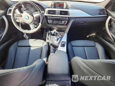 Zdjęcie 8 z 12 samochodu: 2018 BMW 320 XI VIN:WBA8E5G53JNV01954 - miniatura