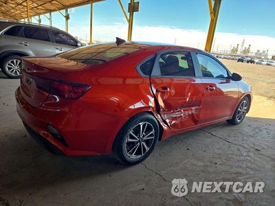 Trzecie zdjęcie samochodu z tyłu: 2022 KIA FORTE LXS VIN:3KPF24AD6NE485207 - miniatura
