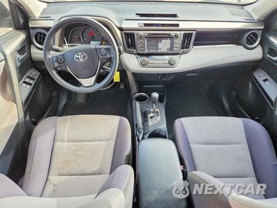 Zdjęcie 8 z 13 samochodu: 2015 TOYOTA RAV4 XLE VIN:JTMWFREV2FJ046353 - miniatura