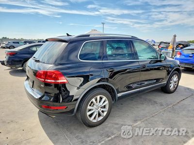 Trzecie zdjęcie samochodu z tyłu: 2014 VOLKSWAGEN TOUAREG V6 VIN:WVGEF9BP7ED008322 - miniatura