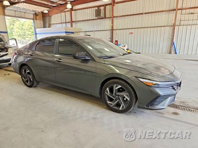 Czwarte zdjęcie samochodu z boku: 2025 HYUNDAI ELANTRA HYBRID SEL SPORT VIN:KMHLM4DJXSU126353 - miniatura