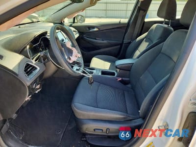 Zdjęcie 7 z 12 samochodu: 2018 CHEVROLET CRUZE LT VIN:1G1BE5SMXJ7221405 - miniatura